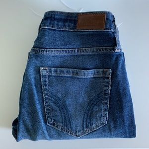 HOLLISTER DISTRESSED JEANS